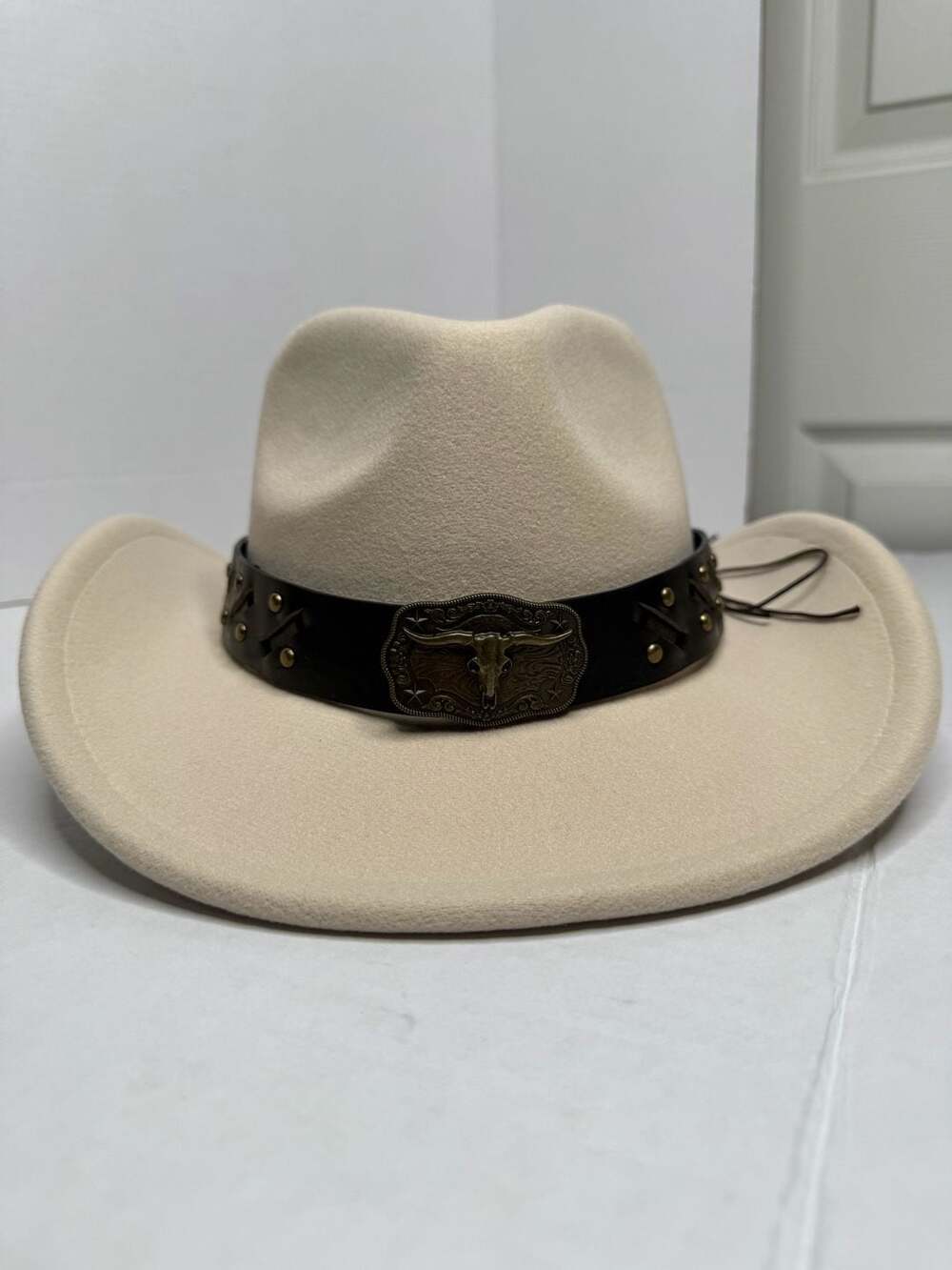 Gemvie Cowboy Hat Beige Felt Western Bull Rivet Belt